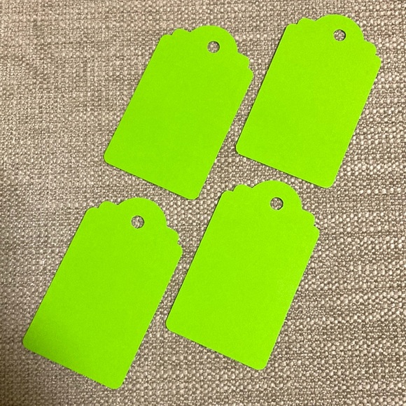 💚 Green Tags 💚 - Picture 2 of 3
